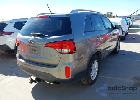 2014 Kia Sorento Lx z USA, uszkodzony, nr VIN 5XYKT3A63EG479357